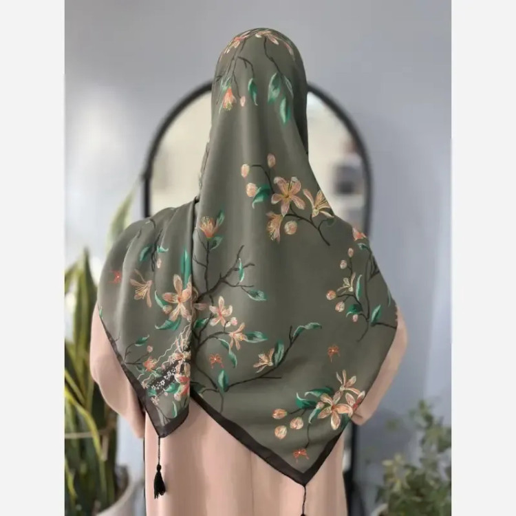 روسری طرحدار سوپرنخ قواره 140