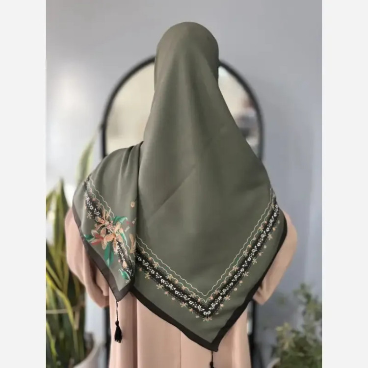 روسری طرحدار سوپرنخ قواره 140